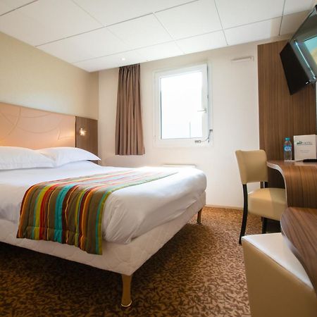 Brit Hotel Le Kerann Nantes St Herblain - Zac De La Lorie サン・テルブラン エクステリア 写真