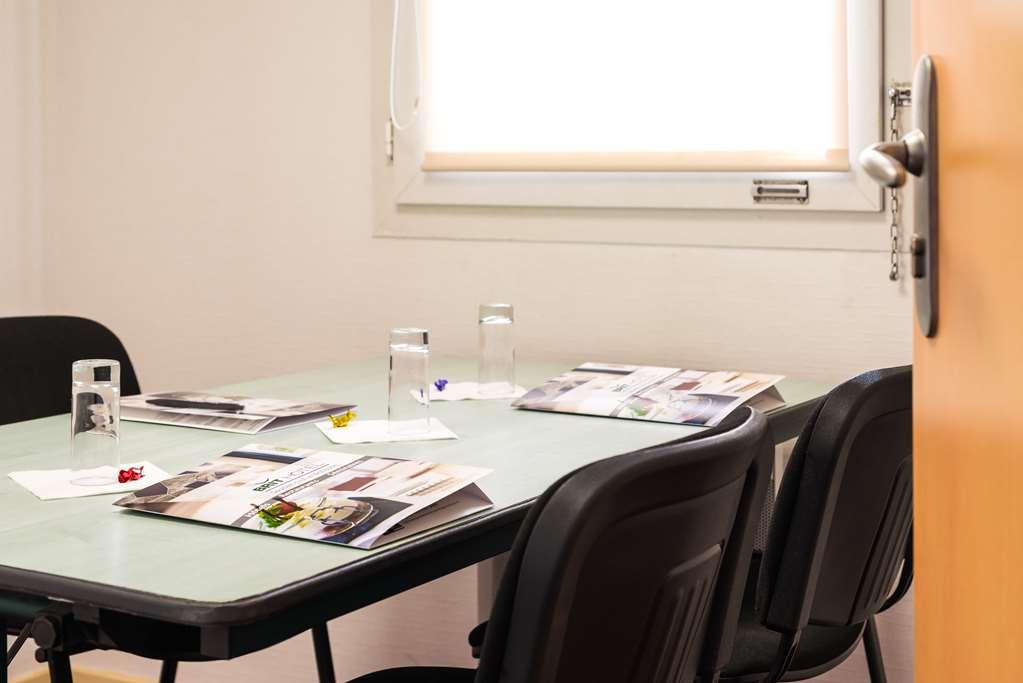 Brit Hotel Le Kerann Nantes St Herblain - Zac De La Lorie サン・テルブラン 設備 写真